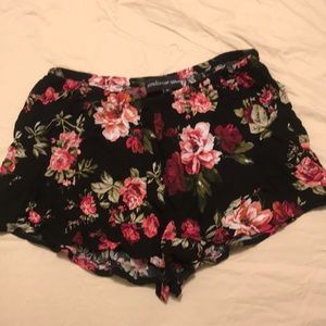 FLORAL FLOWY SOFT SHORTS